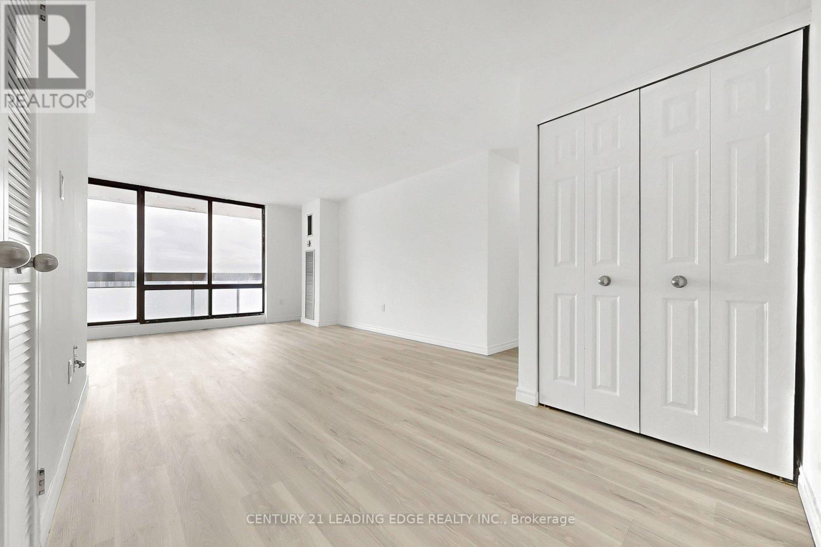 1604 - 260 Seneca Hill Drive, Toronto, Ontario  M2J 4S6 - Photo 6 - C12806374