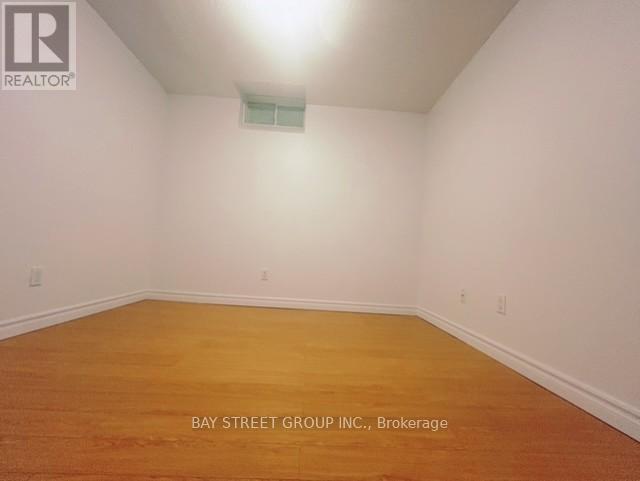 16 Silverdale Road N, Markham, Ontario  L6B 0N5 - Photo 13 - N12806684