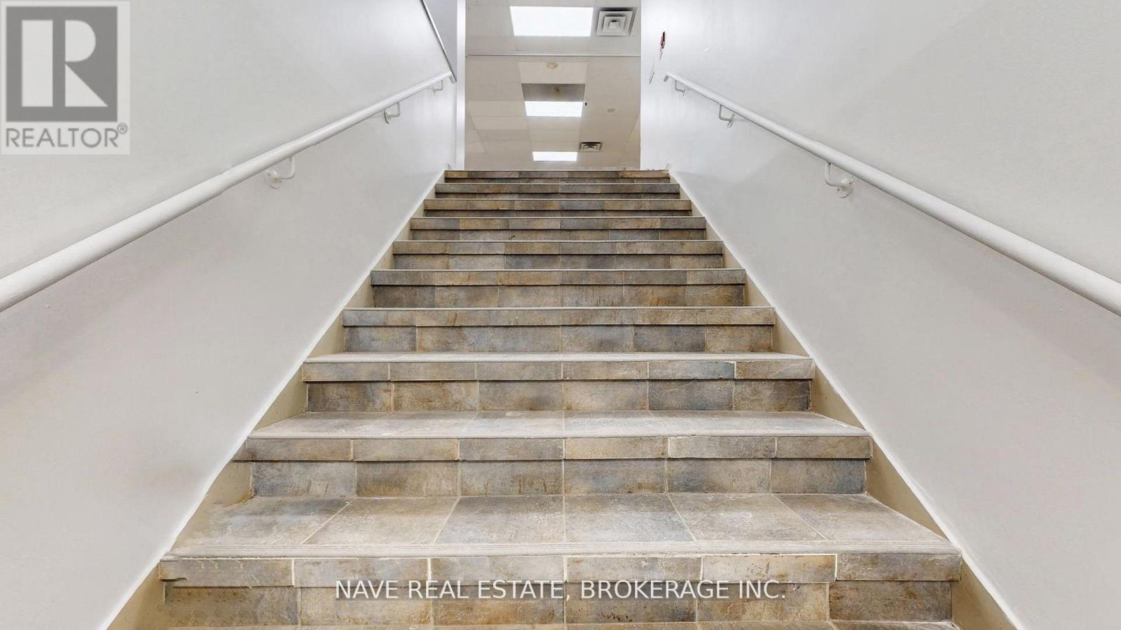 Unit G - 77-83 Davis Drive, Newmarket, Ontario  L3Y 2M9 - Photo 7 - N12806770