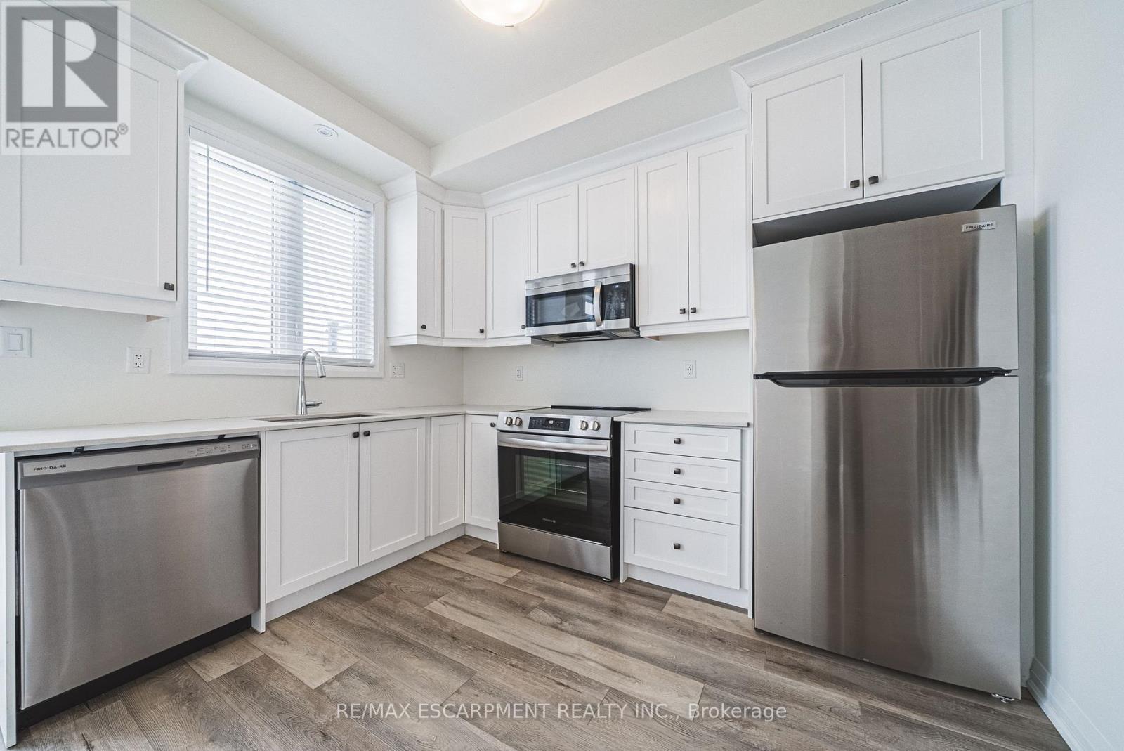 23 - 120 Court Drive, Brant (Paris), Ontario  N3L 0N2 - Photo 2 - X12653140