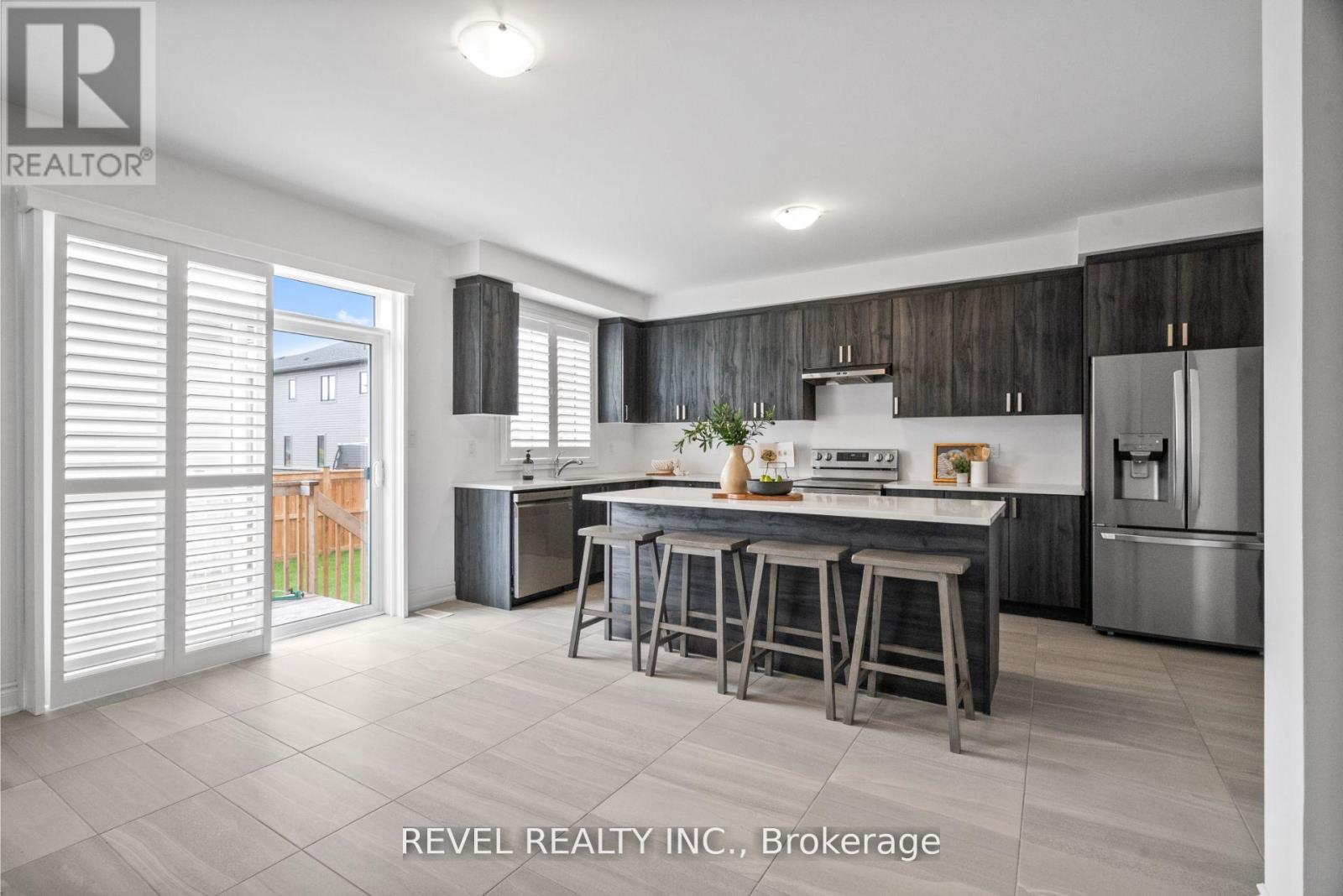 12 Emerald Street, Wasaga Beach, Ontario  L9Z 0K8 - Photo 11 - S12806730