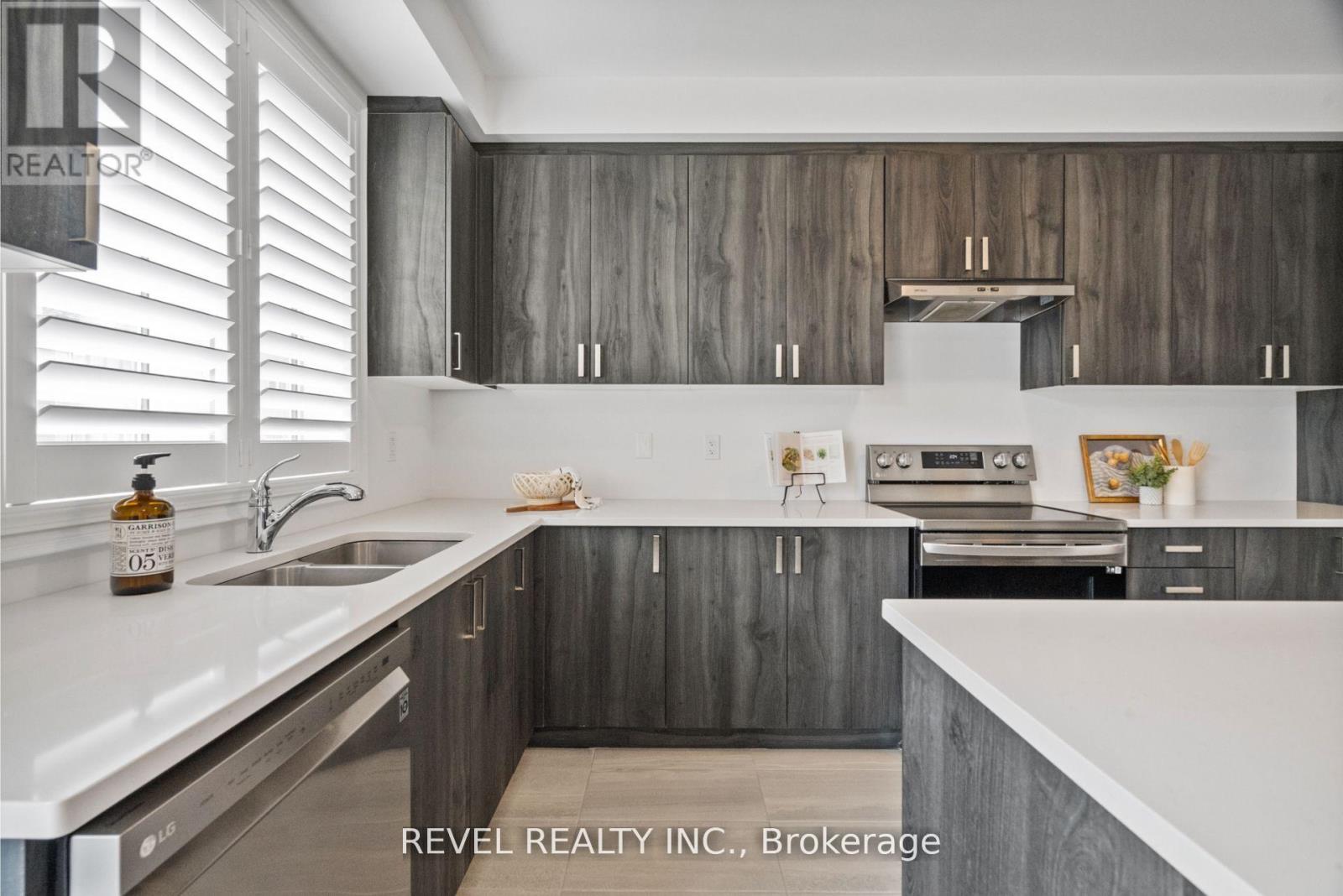 12 Emerald Street, Wasaga Beach, Ontario  L9Z 0K8 - Photo 14 - S12806730