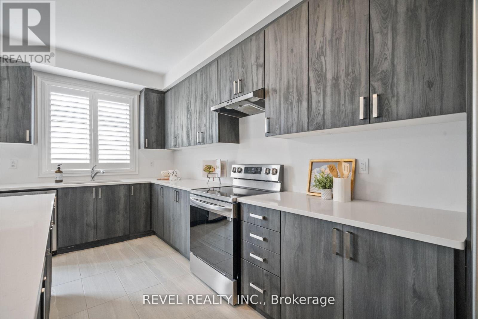 12 Emerald Street, Wasaga Beach, Ontario  L9Z 0K8 - Photo 17 - S12806730