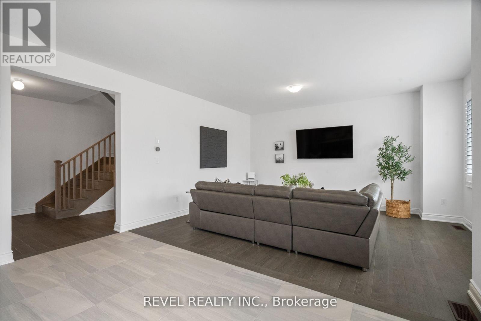 12 Emerald Street, Wasaga Beach, Ontario  L9Z 0K8 - Photo 6 - S12806730