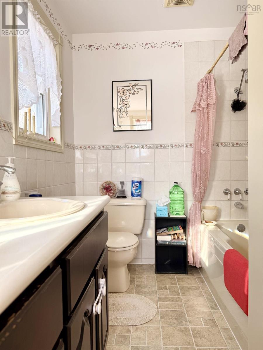 196 Hartz Point Road, Shelburne, Nova Scotia  B0T 1W0 - Photo 27 - 202603112