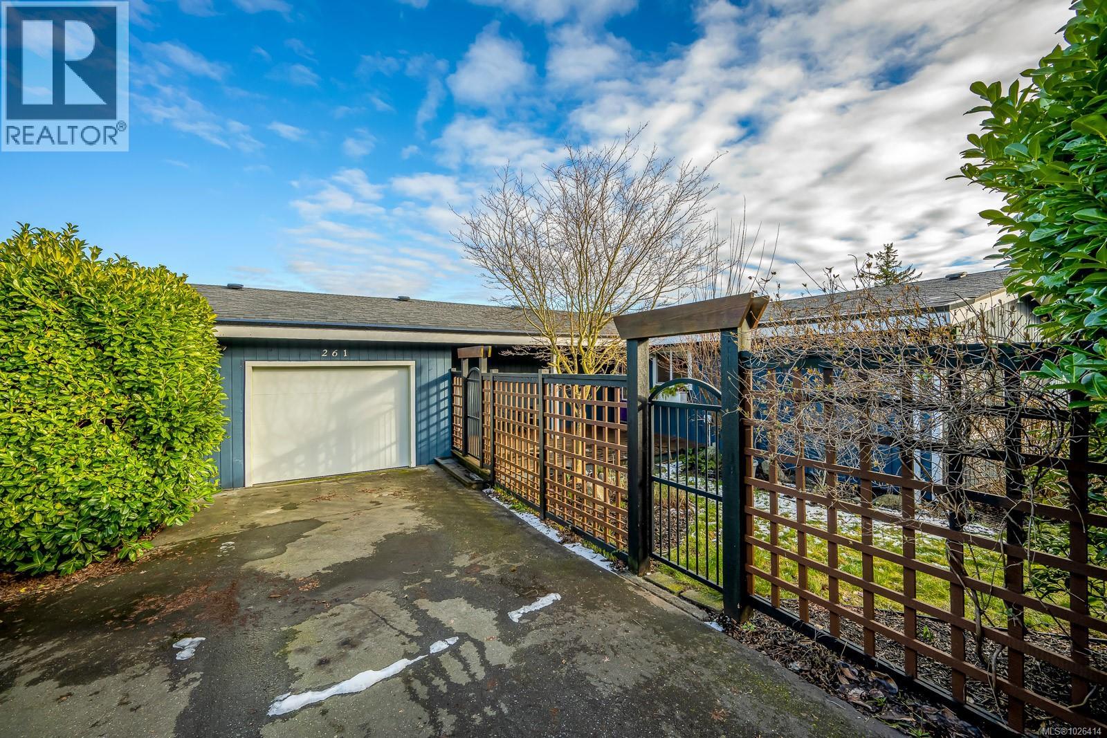 261 Alder St, Campbell River, British Columbia V9W 2N6 - Photo 2 - 1026414