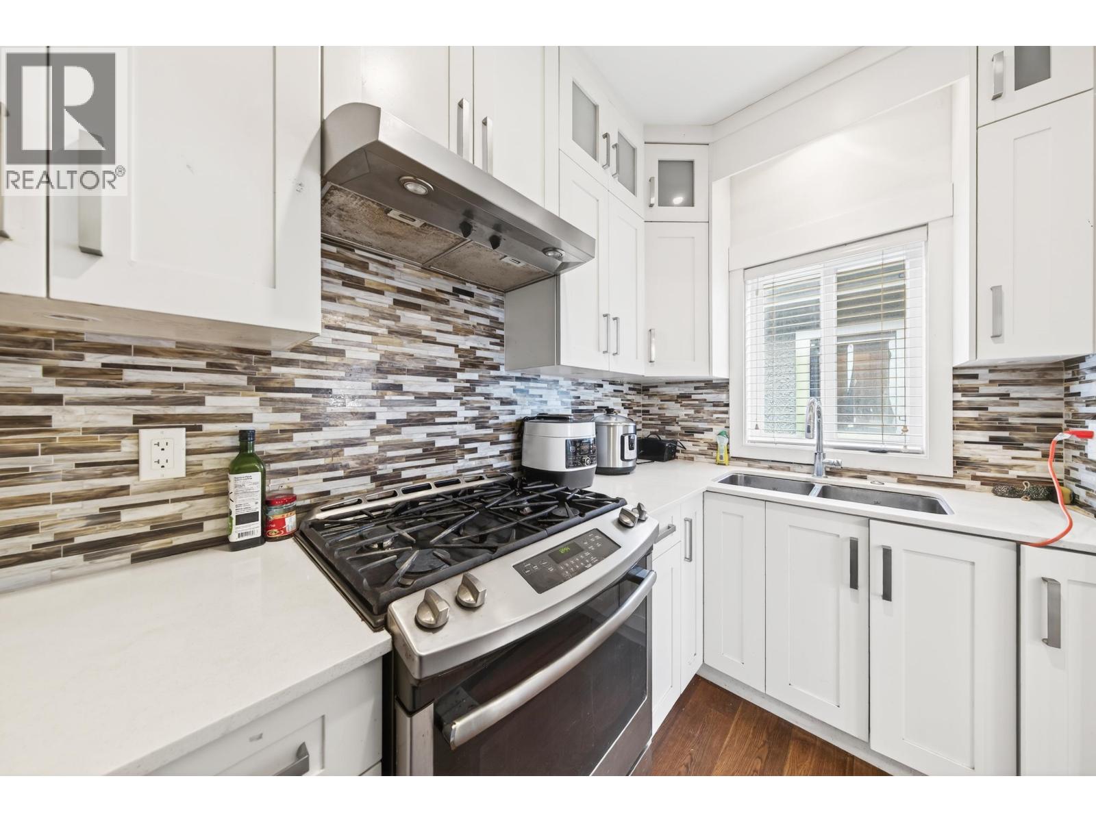 Listing Picture 21 of 30 : 4117 WILLIAMS ROAD, Richmond / 烈治文 - 魯藝地產 Yvonne Lu Group - MLS Medallion Club Member