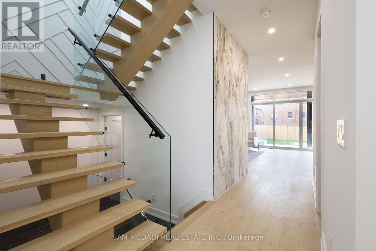 24 Twenty First Street, Toronto, Ontario  M8V 3L7 - Photo 18 - W12806610