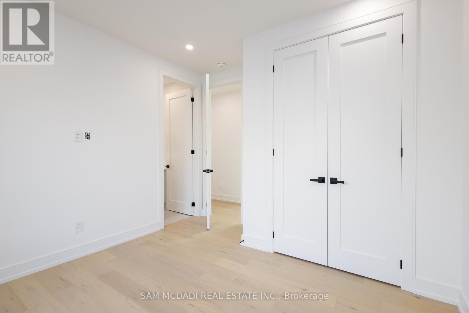 24 Twenty First Street, Toronto, Ontario  M8V 3L7 - Photo 25 - W12806610