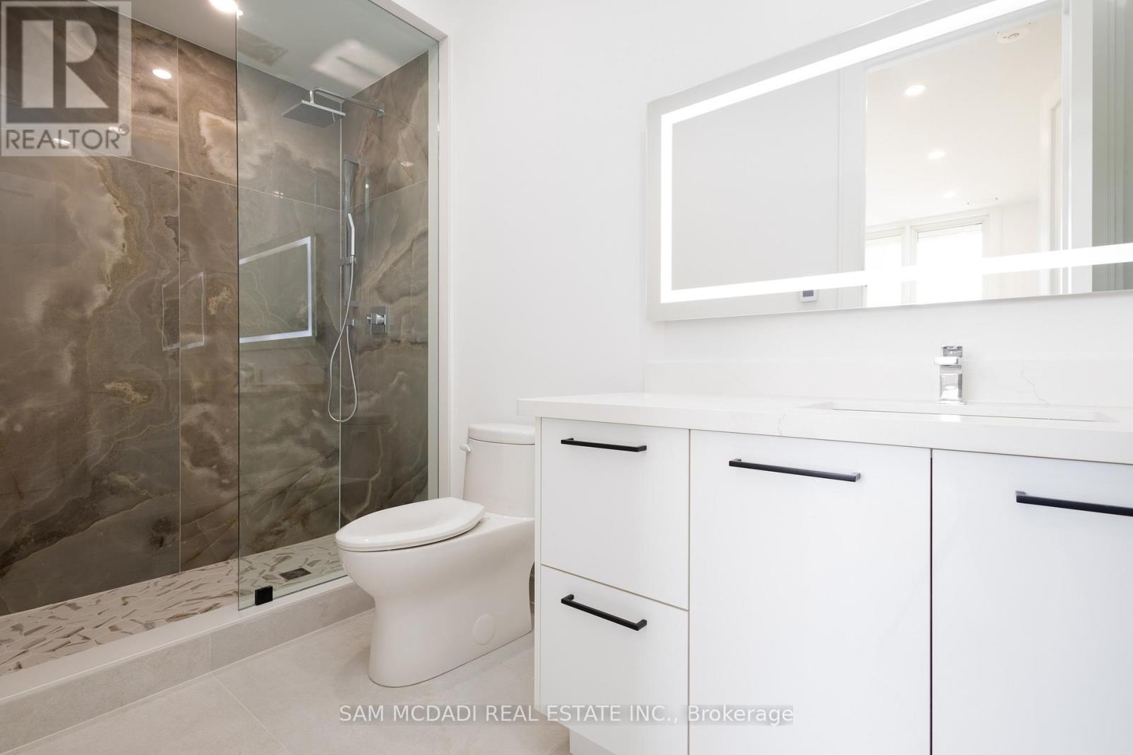 24 Twenty First Street, Toronto, Ontario  M8V 3L7 - Photo 31 - W12806610