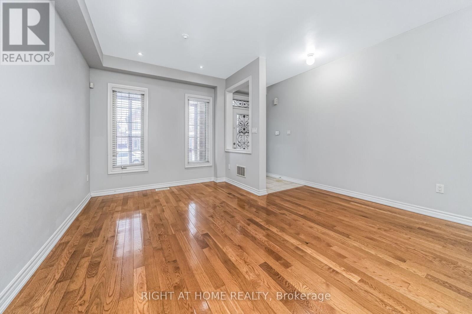 25 Mulgrave Street, Brampton, Ontario  L6P 3H5 - Photo 12 - W12806620