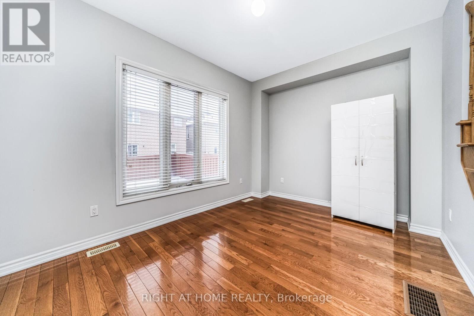 25 Mulgrave Street, Brampton, Ontario  L6P 3H5 - Photo 15 - W12806620