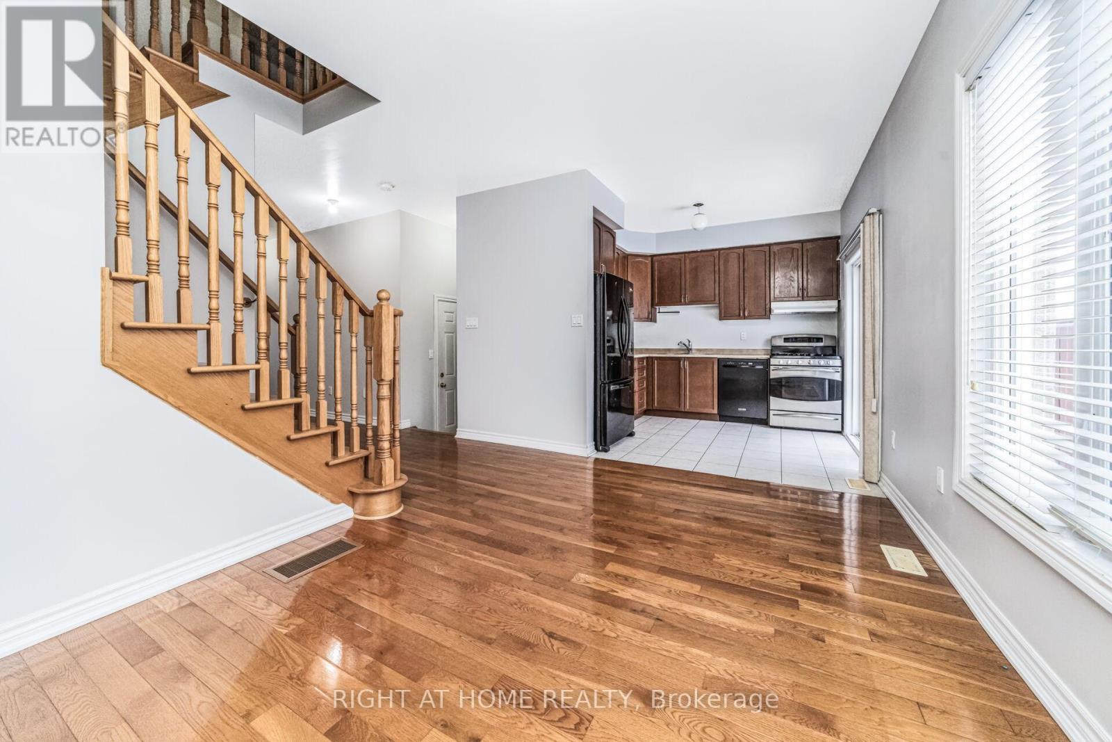 25 Mulgrave Street, Brampton, Ontario  L6P 3H5 - Photo 17 - W12806620