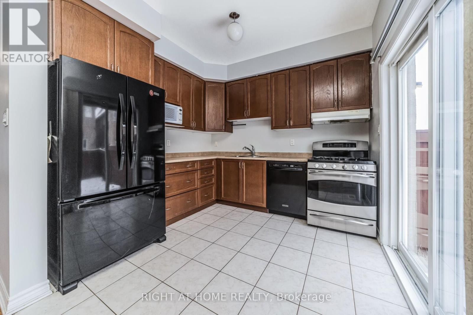 25 Mulgrave Street, Brampton, Ontario  L6P 3H5 - Photo 19 - W12806620