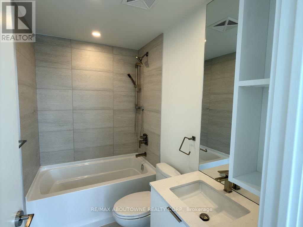 1709 - 1 Fairview Road E, Mississauga, Ontario  L5A 4C6 - Photo 10 - W12806626