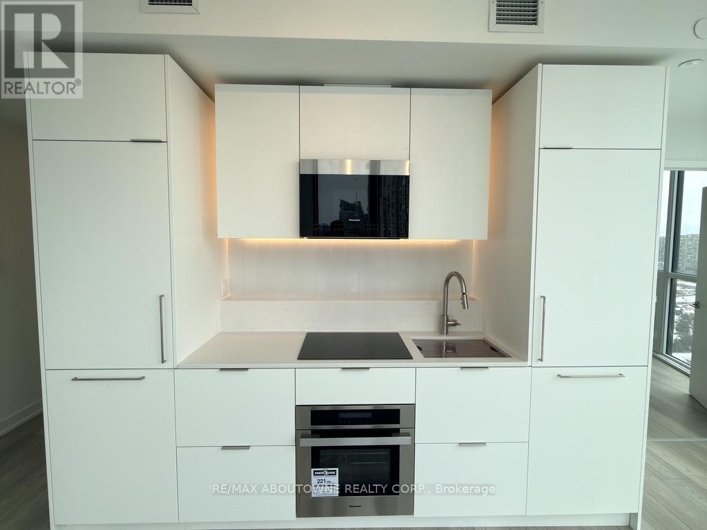 1709 - 1 Fairview Road E, Mississauga, Ontario  L5A 4C6 - Photo 7 - W12806626