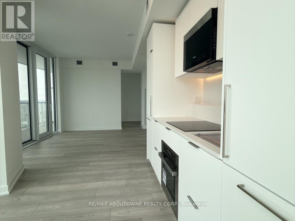 1709 - 1 Fairview Road E, Mississauga, Ontario  L5A 4C6 - Photo 8 - W12806626