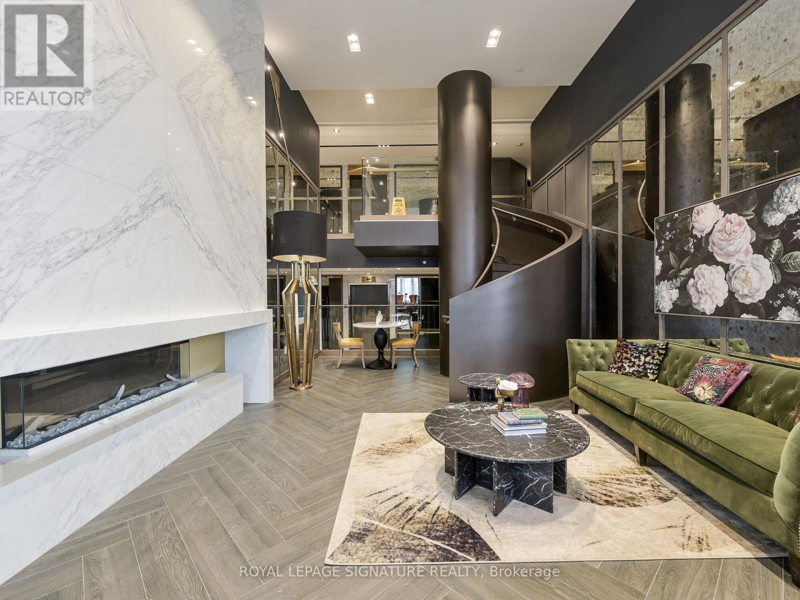 Lph22 - 395 Dundas Street W, Oakville, Ontario  L6M 5R8 - Photo 4 - W12806646