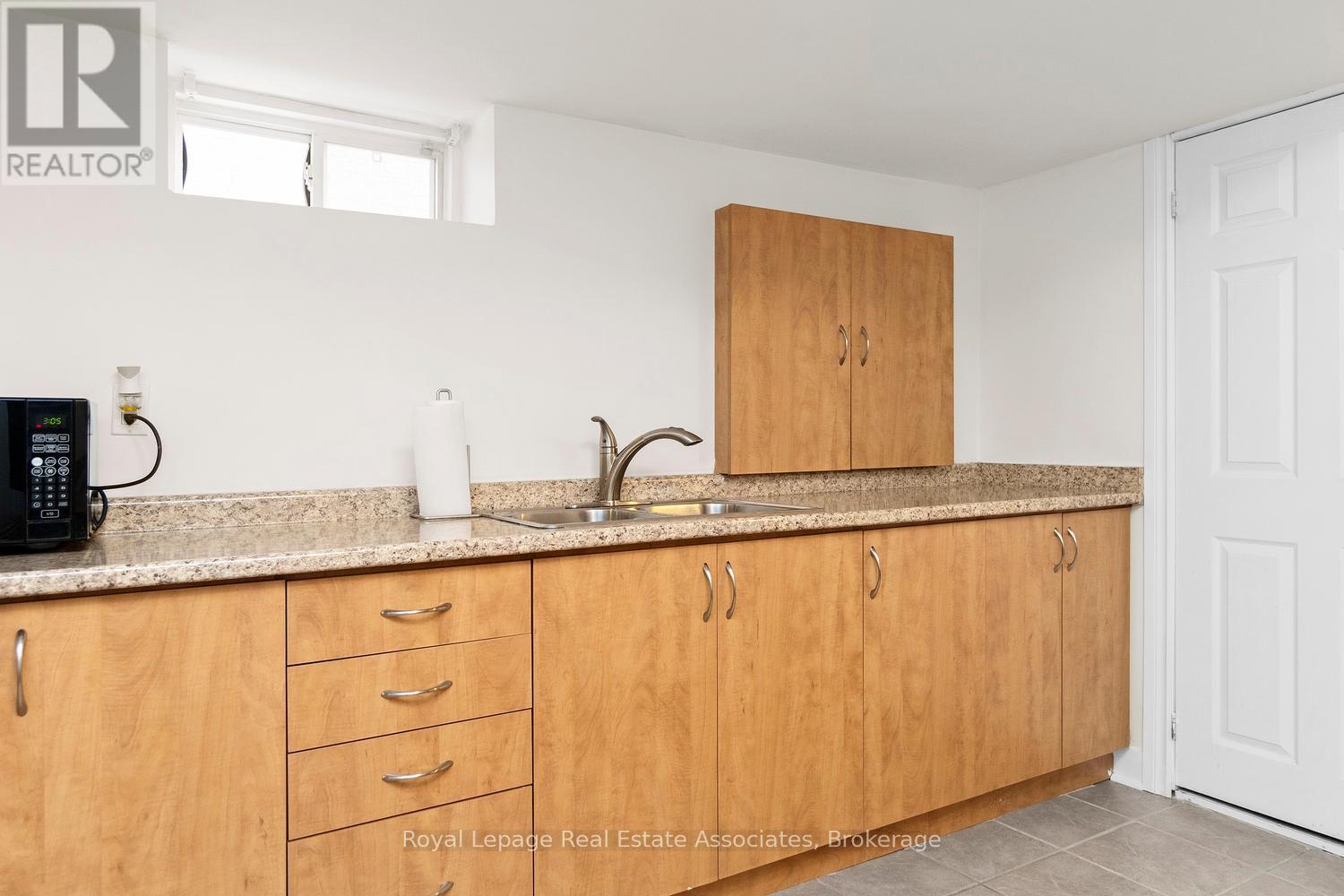 Bsmt - 7170 Para Place, Mississauga, Ontario  L5W 1L5 - Photo 11 - W12806656