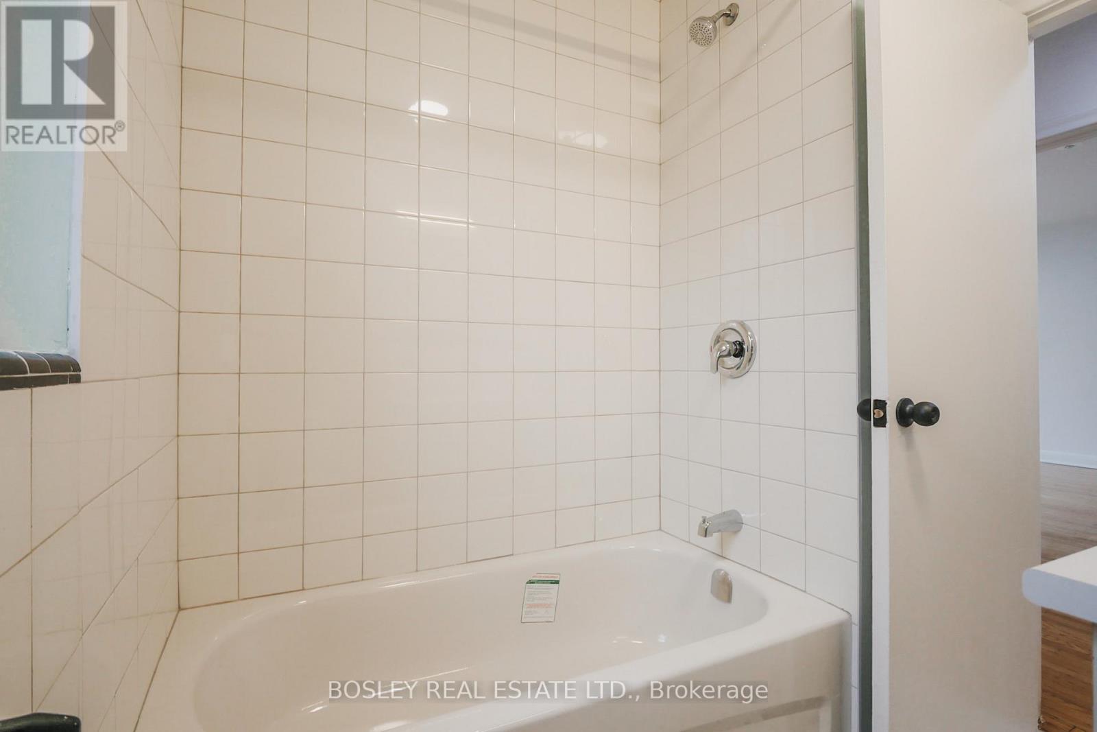 4 - 17 Calvington Drive, Toronto, Ontario  M3M 2L7 - Photo 15 - W12806668