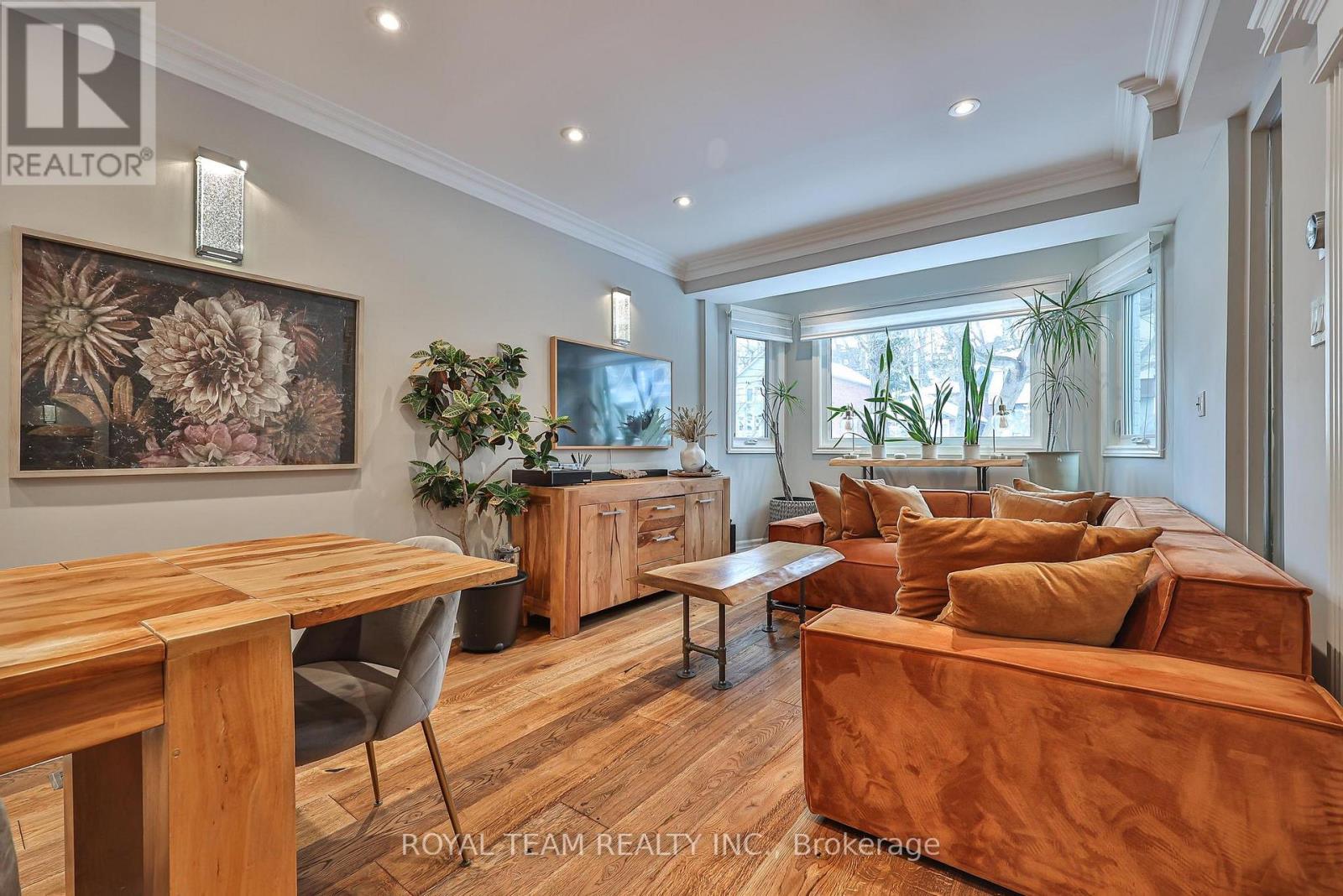 91 South Kingsway Way, Toronto, Ontario  M6S 3T4 - Photo 12 - W12806670