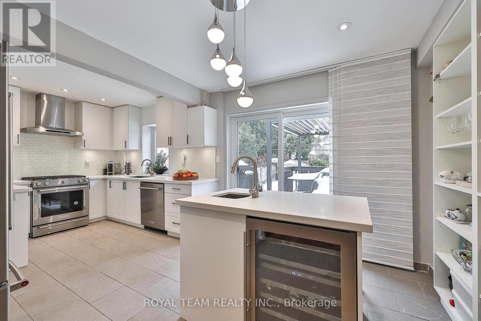 91 South Kingsway Way, Toronto, Ontario  M6S 3T4 - Photo 18 - W12806670