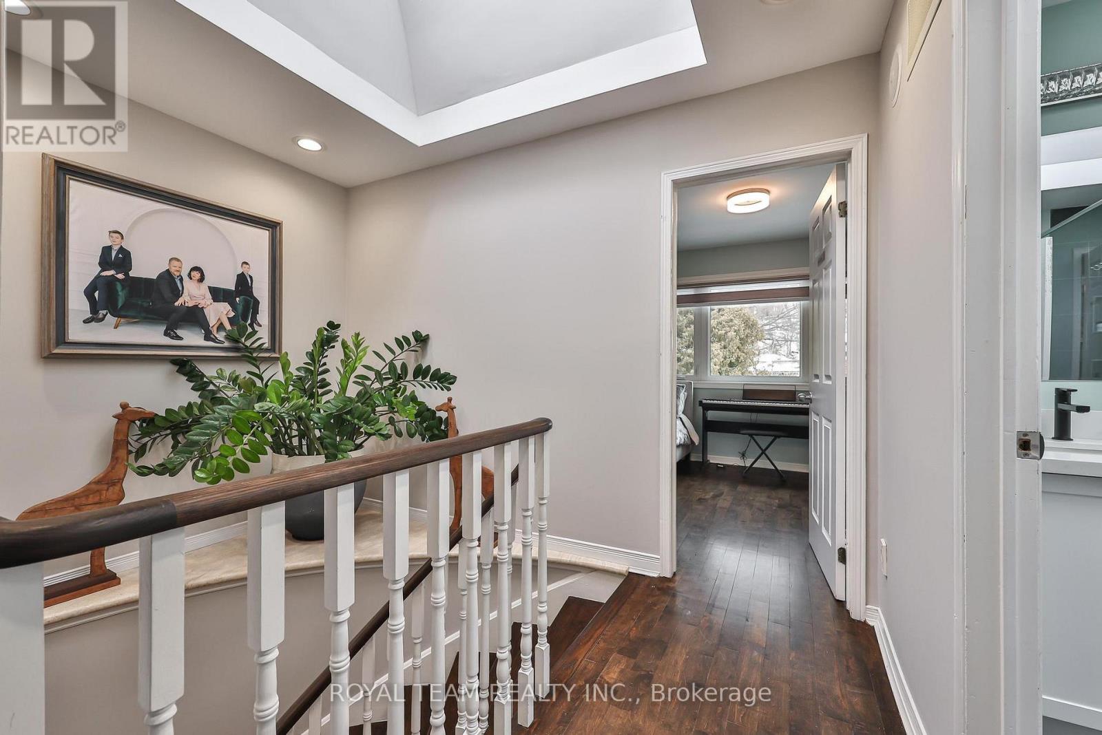 91 South Kingsway Way, Toronto, Ontario  M6S 3T4 - Photo 23 - W12806670