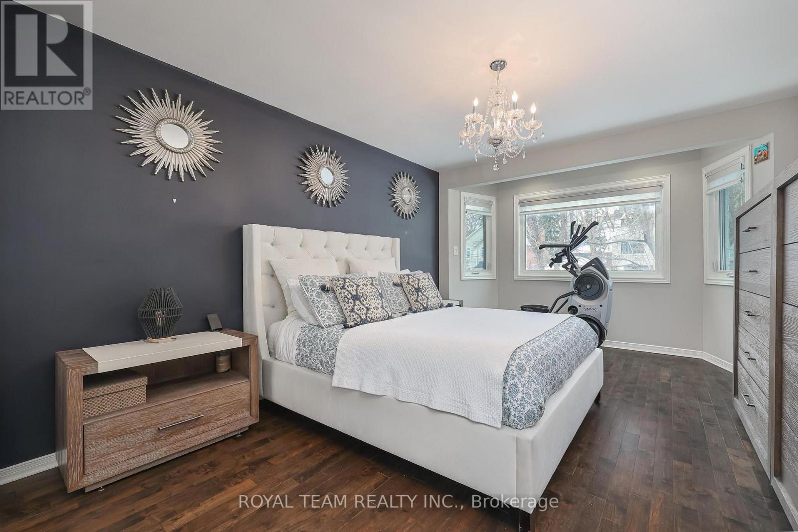 91 South Kingsway Way, Toronto, Ontario  M6S 3T4 - Photo 24 - W12806670