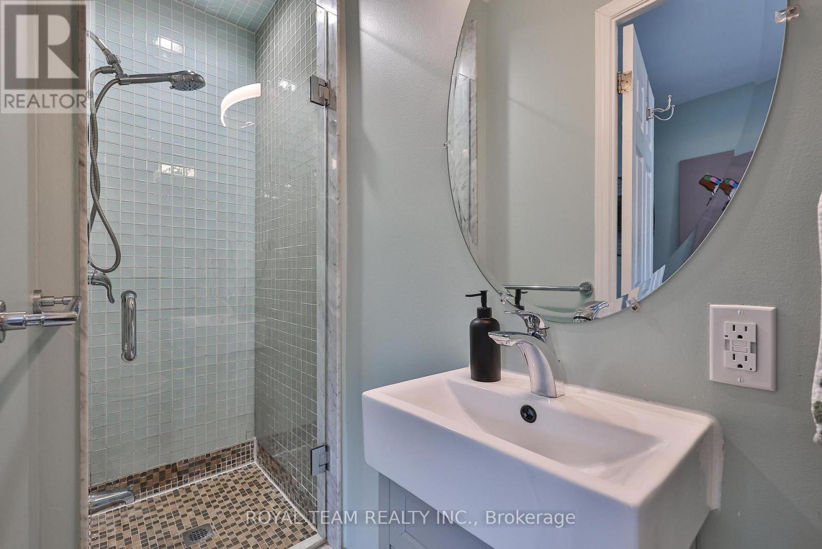 91 South Kingsway Way, Toronto, Ontario  M6S 3T4 - Photo 33 - W12806670