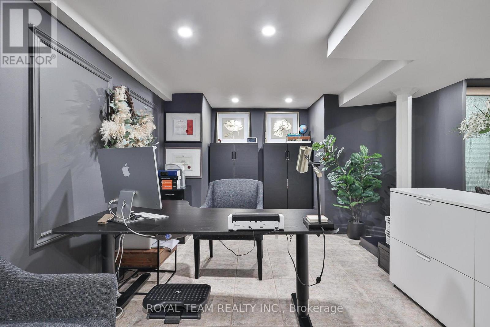 91 South Kingsway Way, Toronto, Ontario  M6S 3T4 - Photo 36 - W12806670