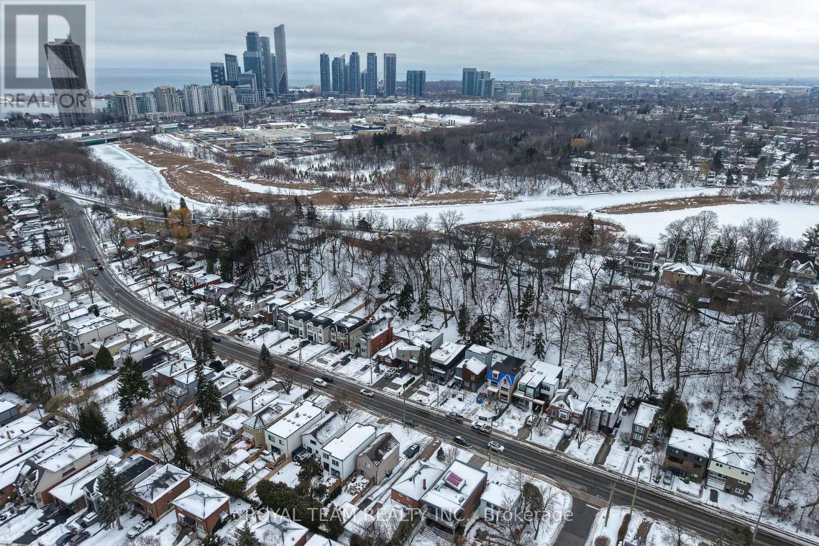 91 South Kingsway Way, Toronto, Ontario  M6S 3T4 - Photo 45 - W12806670