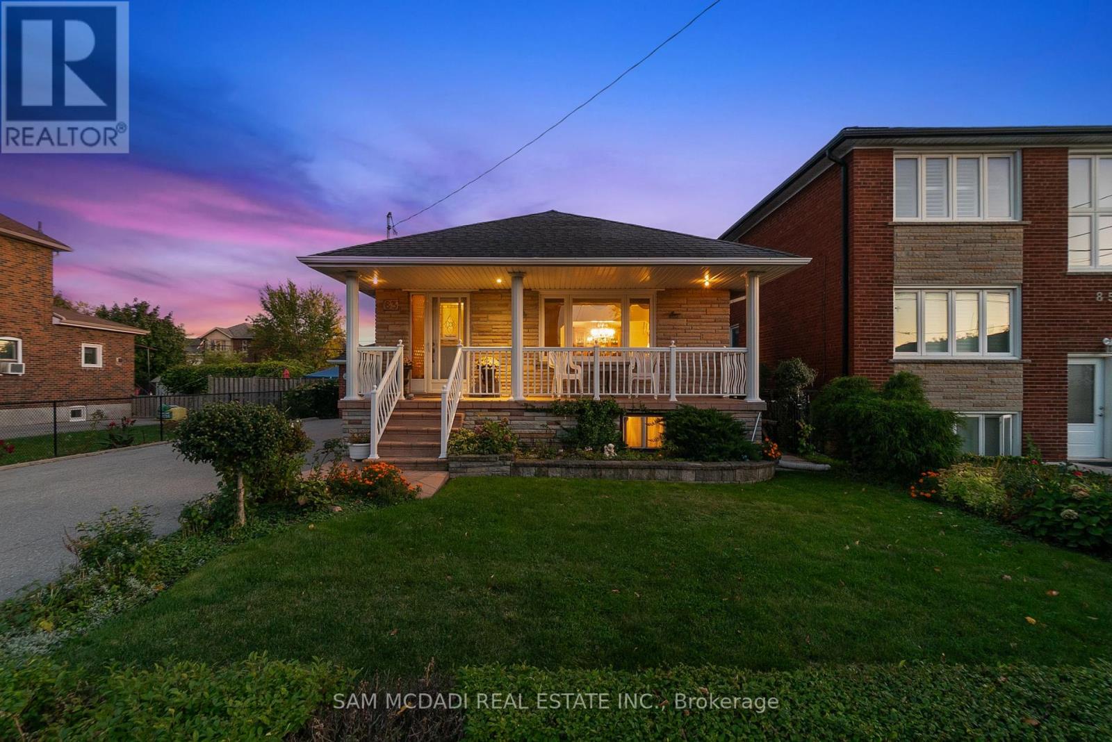 83 EVANS AVENUE, Toronto, Ontario