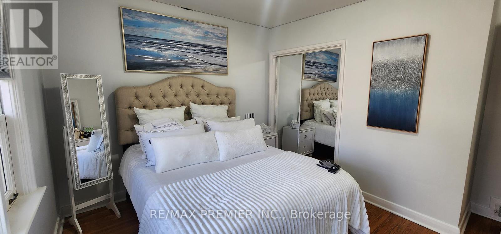 11 Northolt Court, Toronto, Ontario  M9A 3B1 - Photo 10 - W12806750