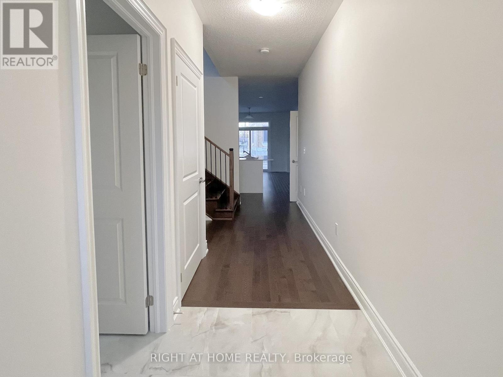 38 Gladmary Drive, Brampton (Bram West), Ontario  L6Y 6K9 - Photo 2 - W12806762