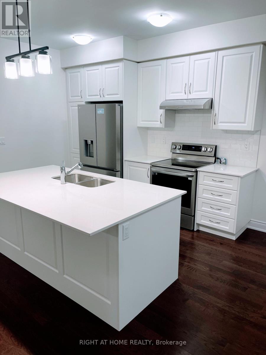 38 Gladmary Drive, Brampton (Bram West), Ontario  L6Y 6K9 - Photo 4 - W12806776