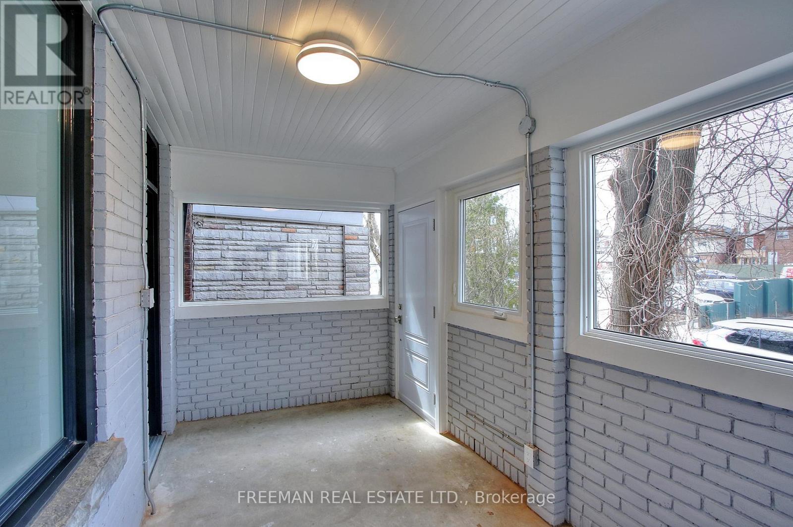 Upper - 359 Margueretta Street, Toronto (Dovercourt-Wallace Emerson-Junction), Ontario  M6H 3S6 - Photo 3 - W12806786