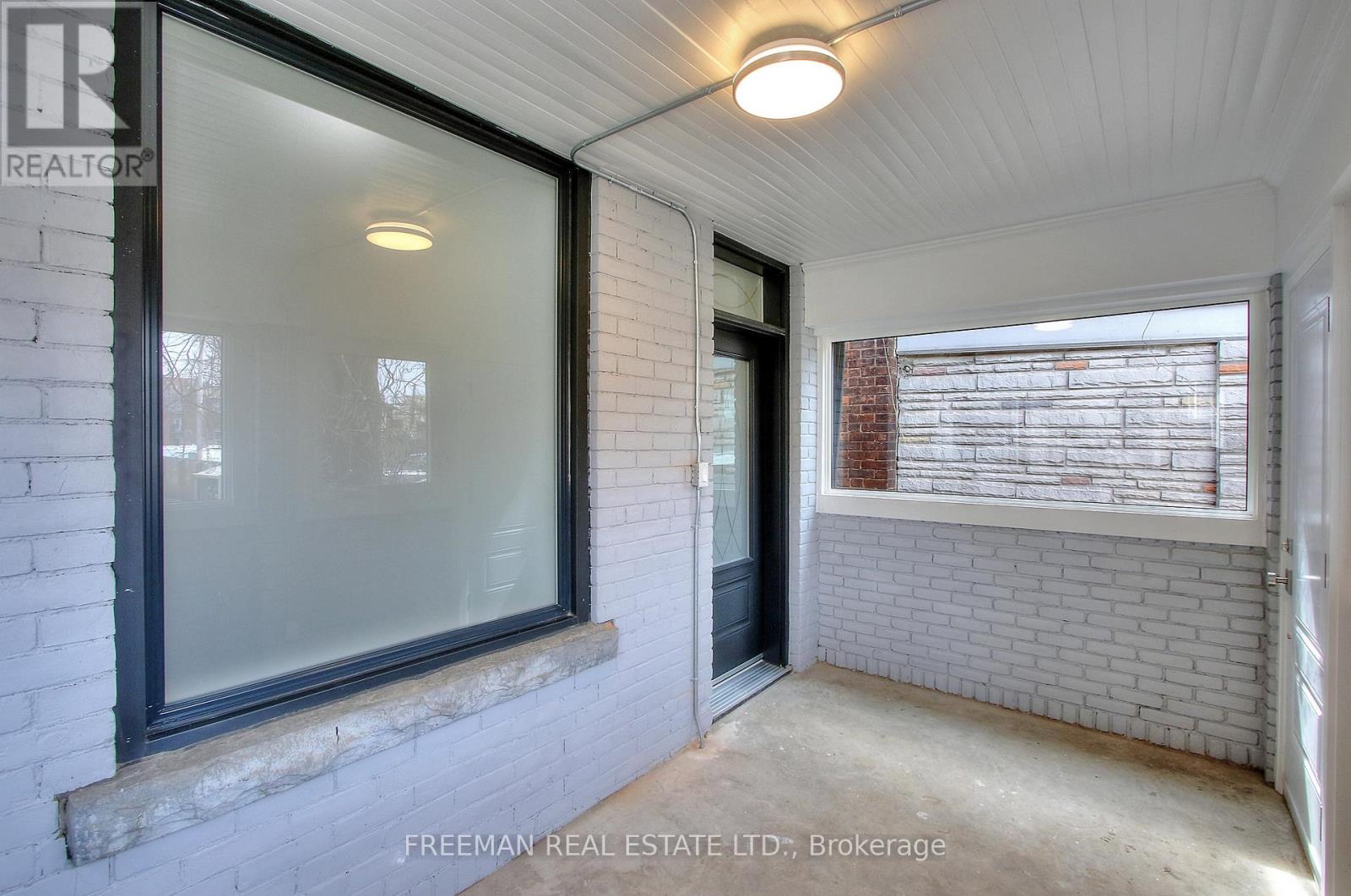 Upper - 359 Margueretta Street, Toronto (Dovercourt-Wallace Emerson-Junction), Ontario  M6H 3S6 - Photo 4 - W12806786