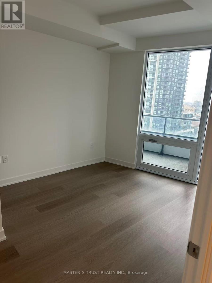 1105 - 448 Burnhamthorpe Road W, Mississauga, Ontario  L5B 0R4 - Photo 10 - W12806810