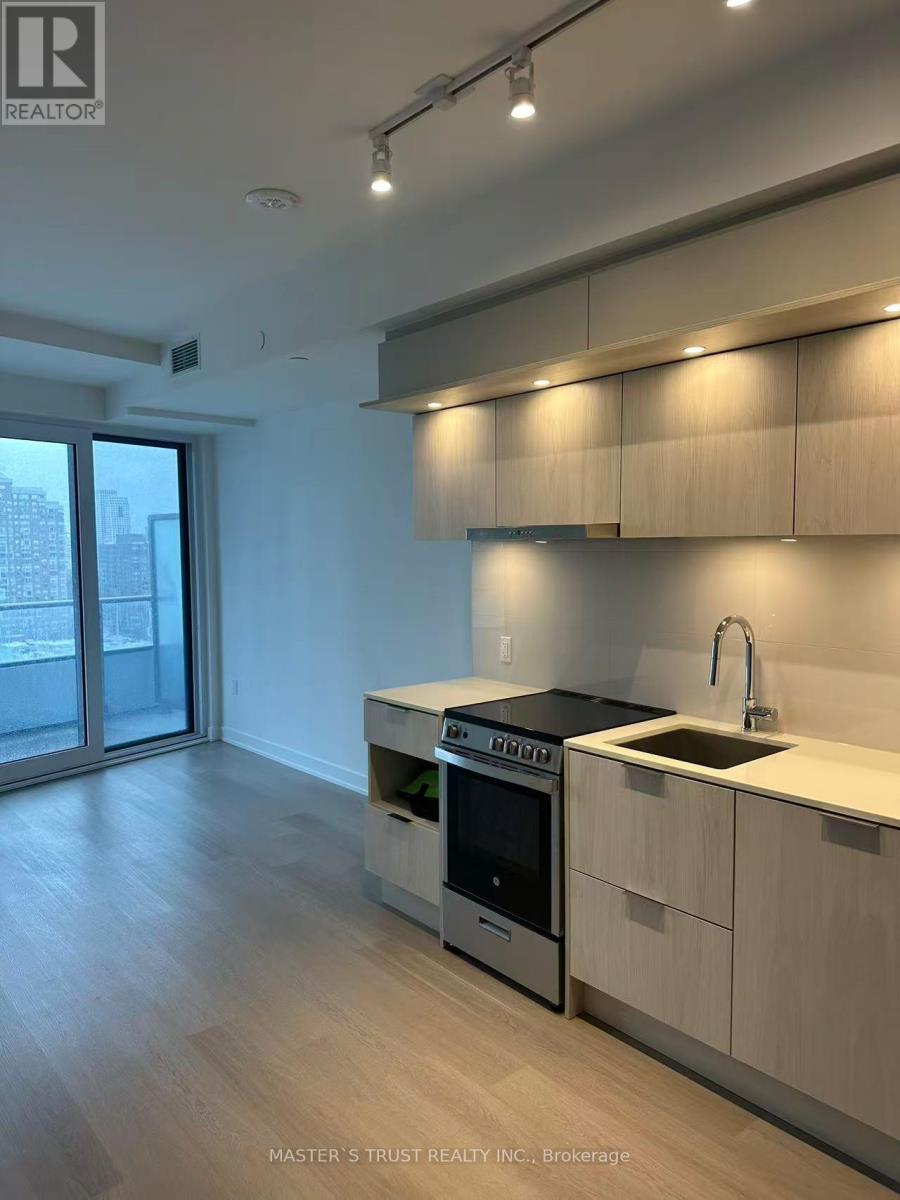 1105 - 448 Burnhamthorpe Road W, Mississauga, Ontario  L5B 0R4 - Photo 7 - W12806810