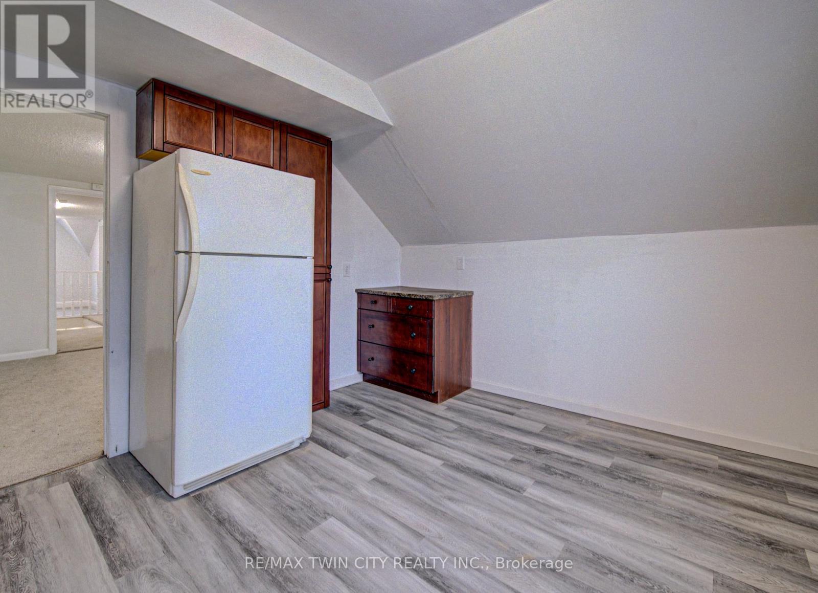 186 Wellington Street, Cambridge, Ontario  N1R 3Z3 - Photo 18 - X12806600