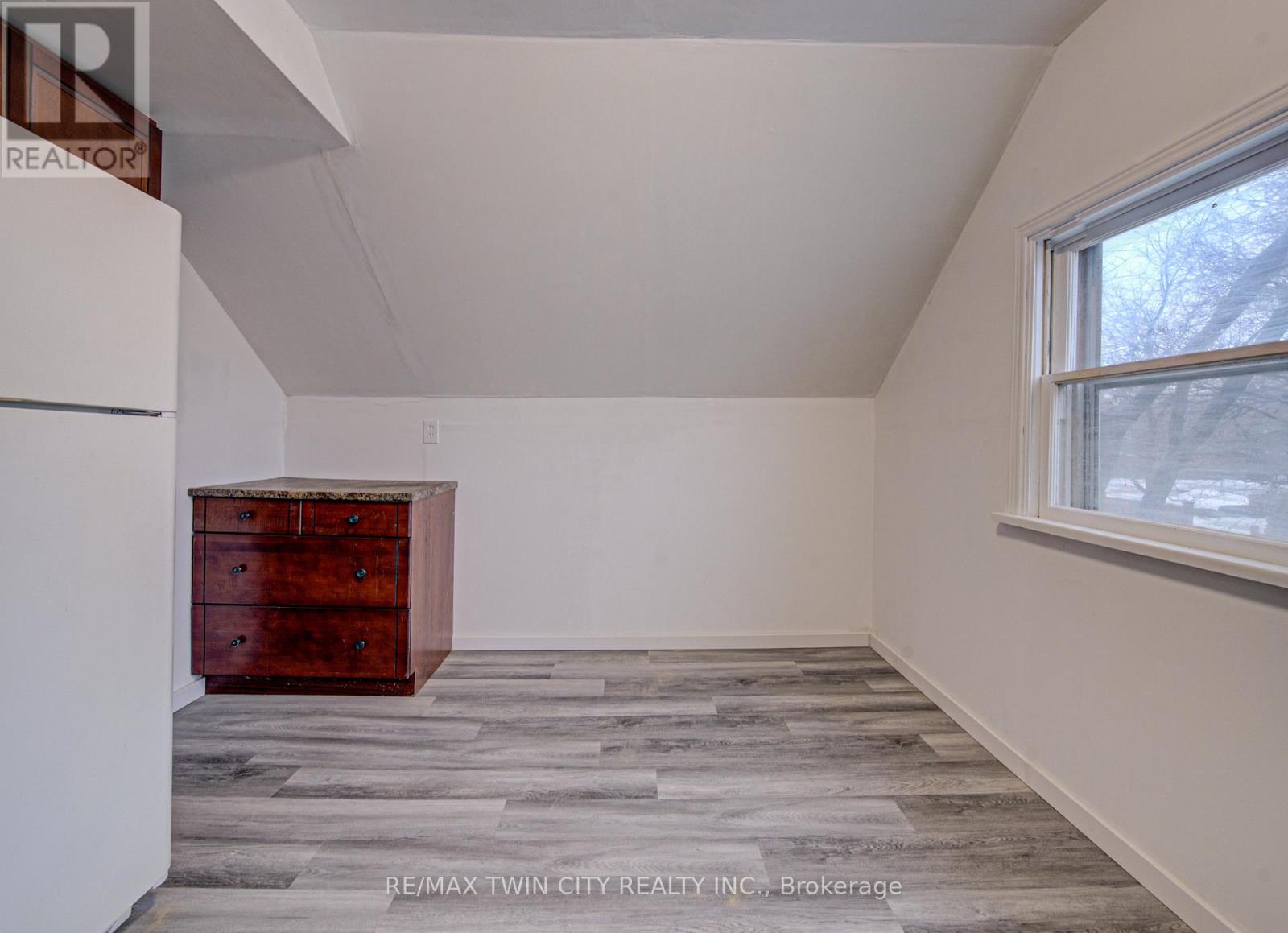 186 Wellington Street, Cambridge, Ontario  N1R 3Z3 - Photo 19 - X12806600