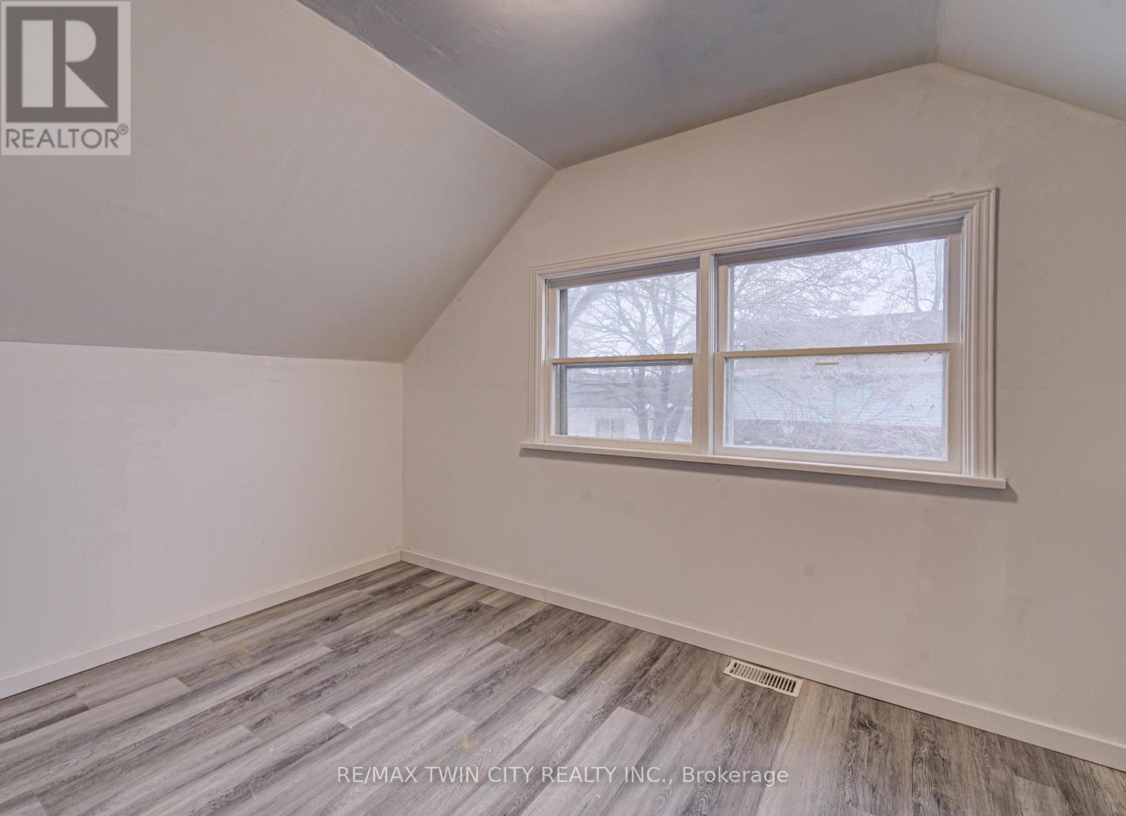 186 Wellington Street, Cambridge, Ontario  N1R 3Z3 - Photo 20 - X12806600