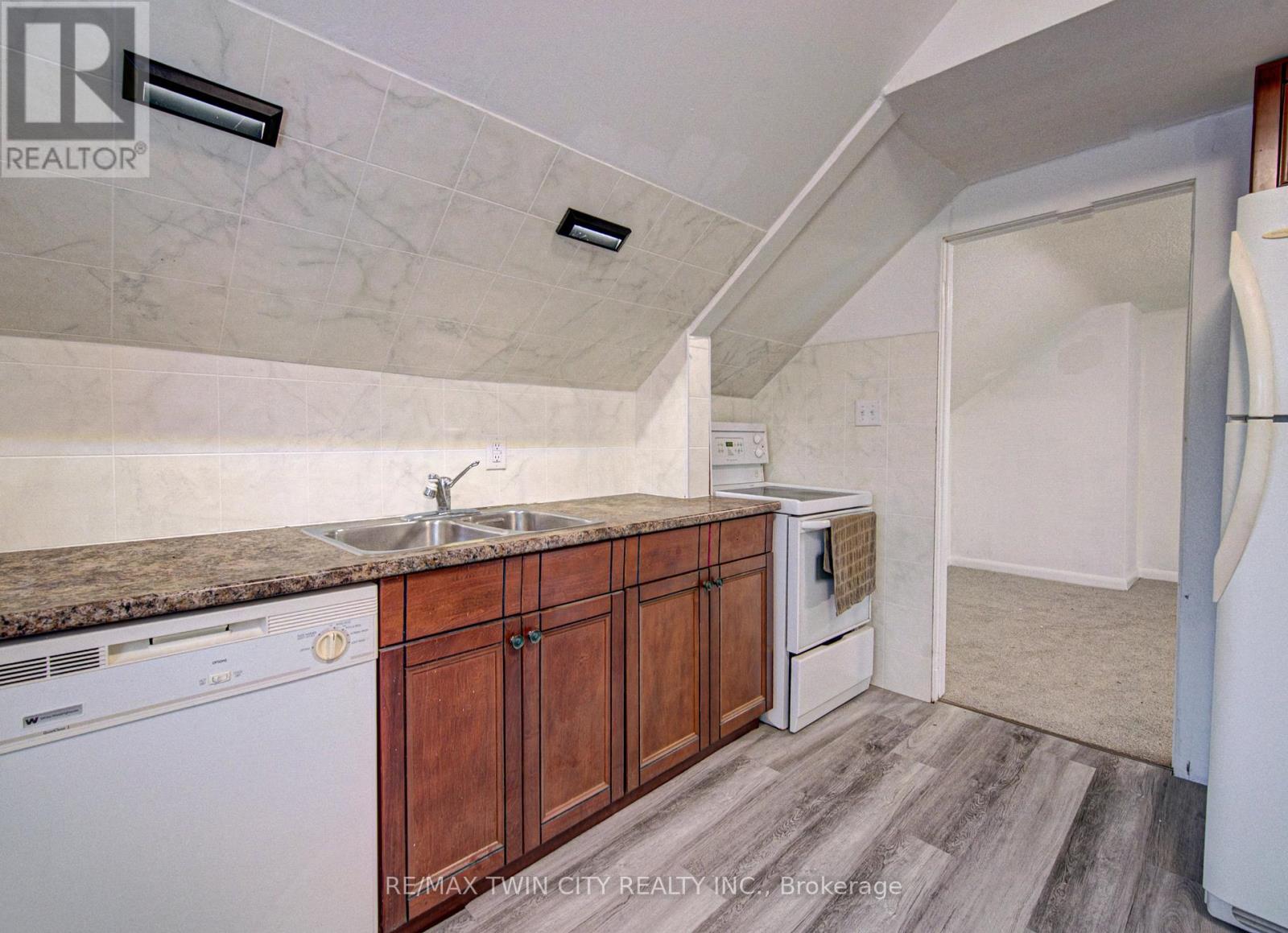 186 Wellington Street, Cambridge, Ontario  N1R 3Z3 - Photo 21 - X12806600