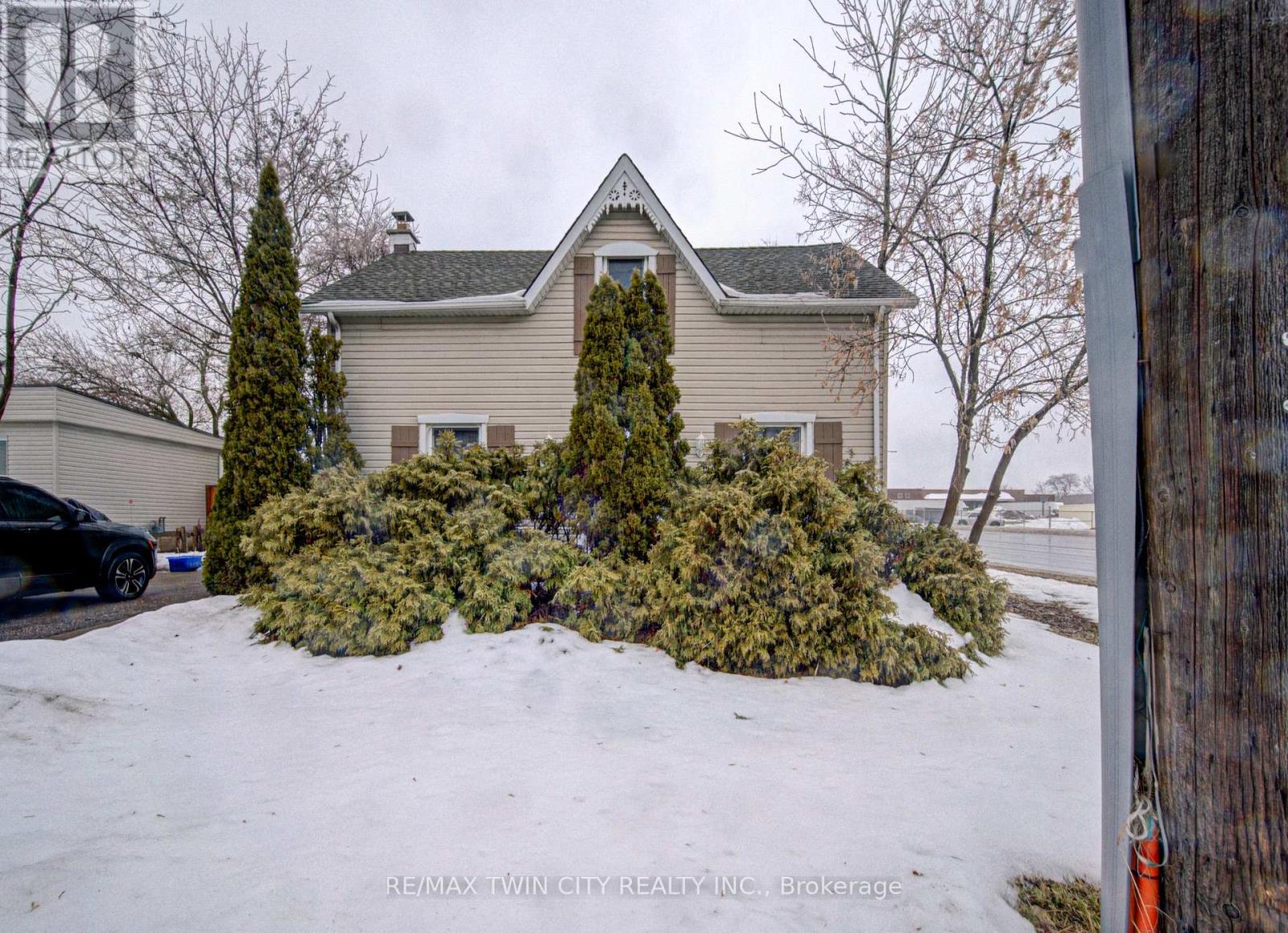 186 Wellington Street, Cambridge, Ontario  N1R 3Z3 - Photo 3 - X12806600