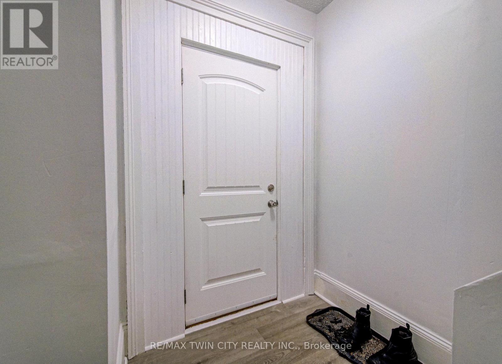 186 Wellington Street, Cambridge, Ontario  N1R 3Z3 - Photo 6 - X12806600