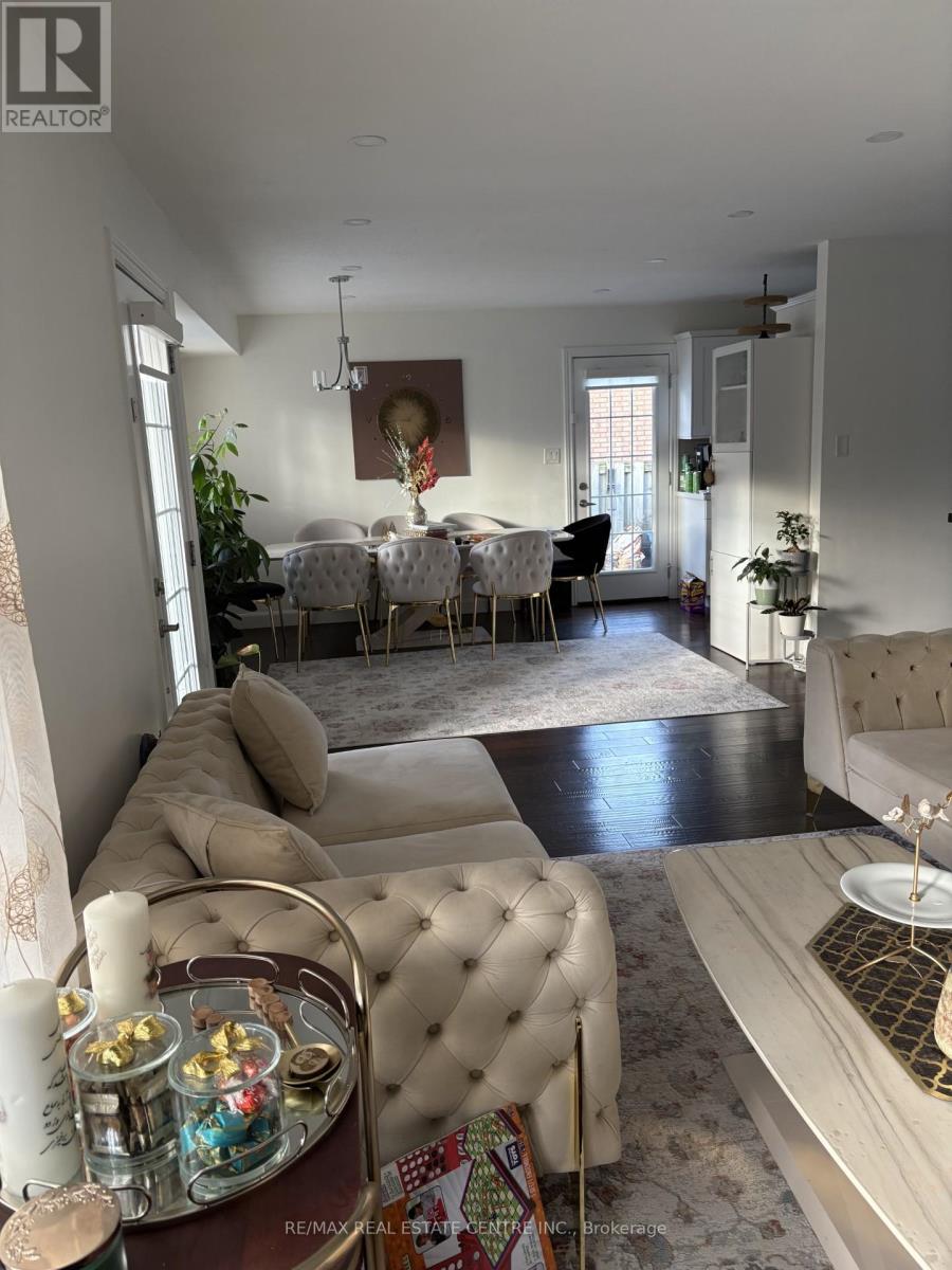 Upper - 33 Westway Place, Hamilton, Ontario  L9C 2E9 - Photo 7 - X12806612