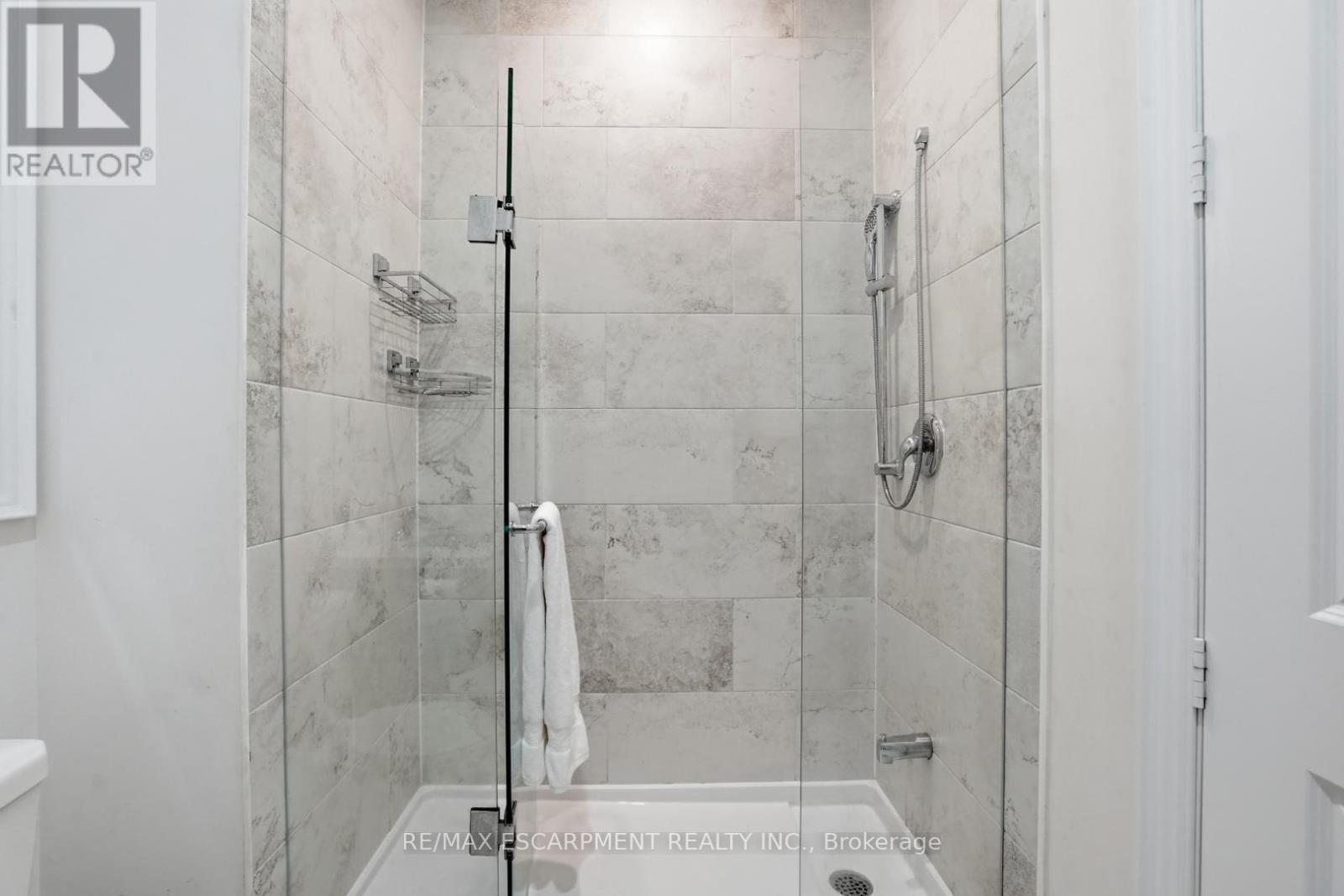 195 Granite Ridge Trail, Hamilton, Ontario  L8B 1Z1 - Photo 22 - X12806622