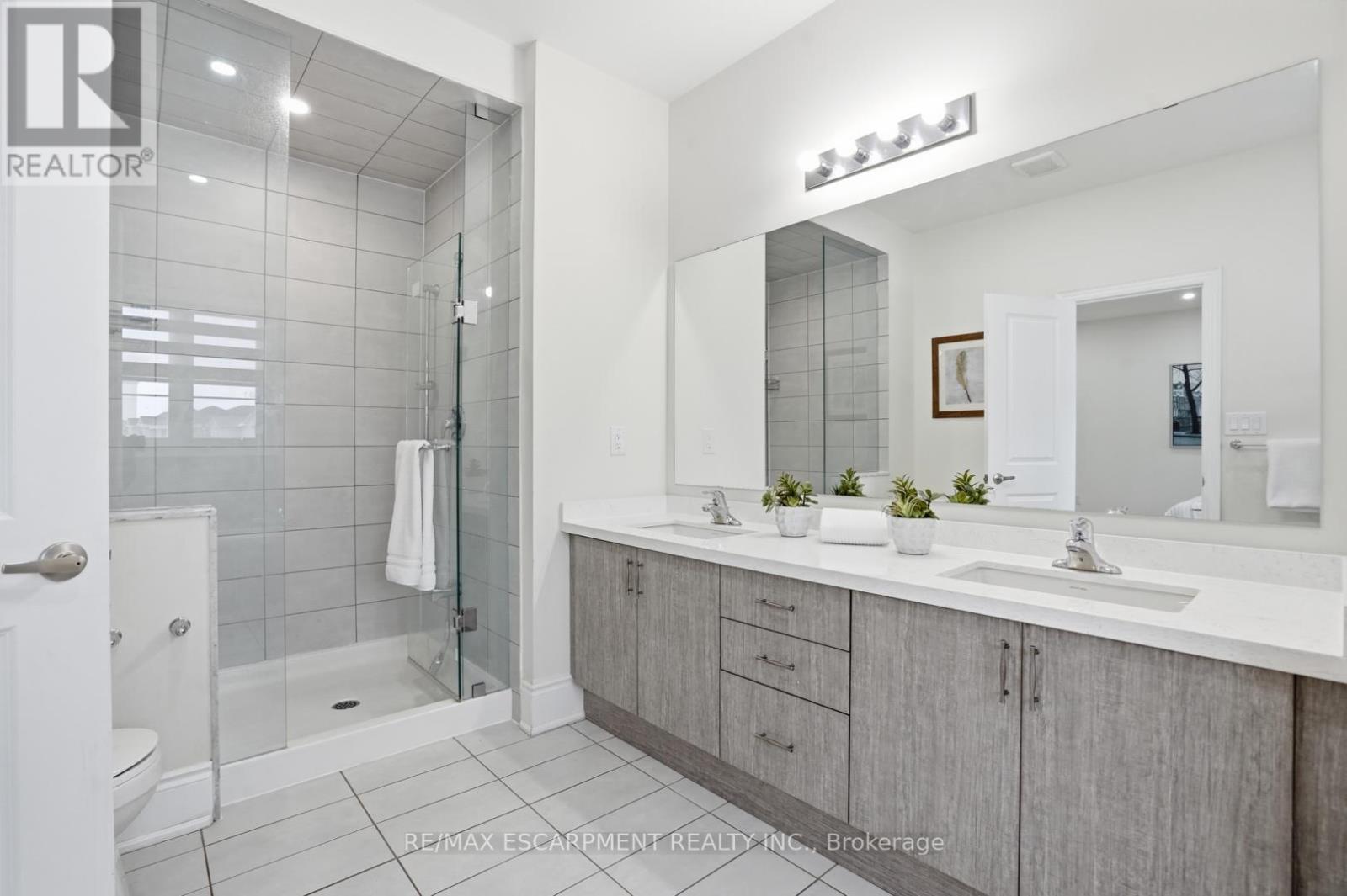 195 Granite Ridge Trail, Hamilton, Ontario  L8B 1Z1 - Photo 26 - X12806622