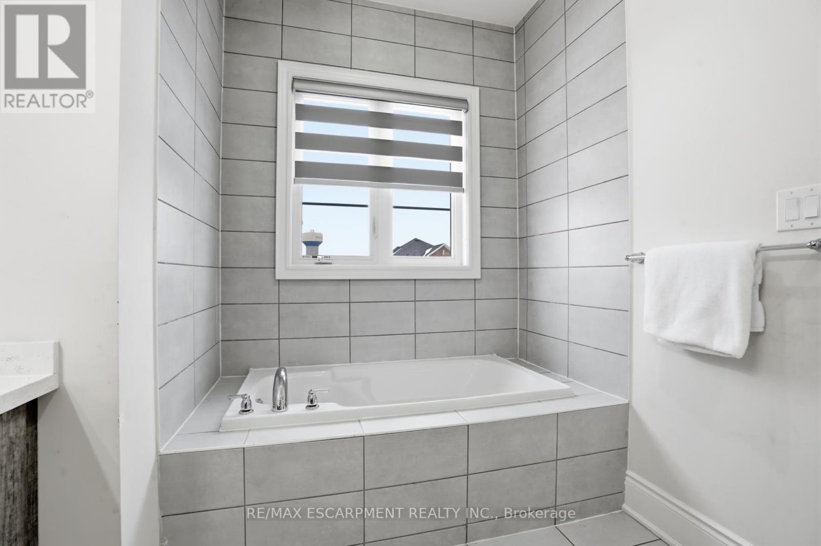 195 Granite Ridge Trail, Hamilton, Ontario  L8B 1Z1 - Photo 27 - X12806622