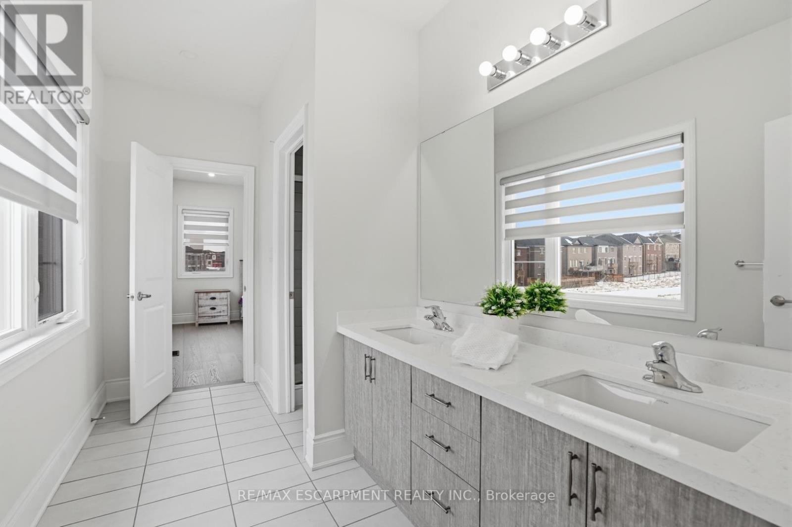 195 Granite Ridge Trail, Hamilton, Ontario  L8B 1Z1 - Photo 31 - X12806622